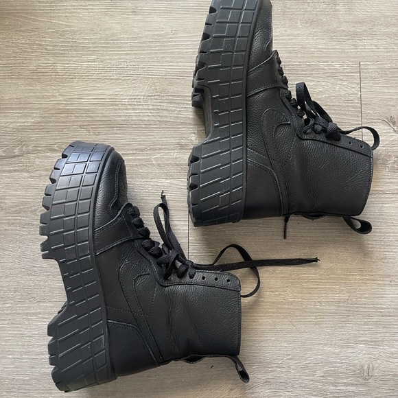 NIKE AIR JORDAN 1 BROOKLYN BOOTS - Picture 4 of 7